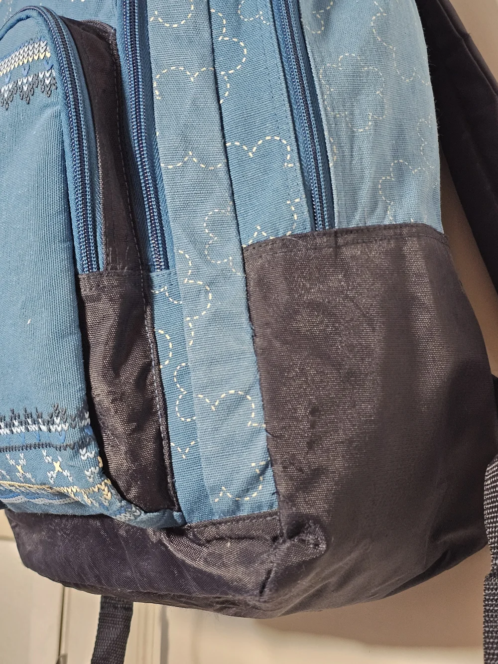 Vintage Y2K Disney Winnie the Pooh Tigger Embroidered Blue Backpack